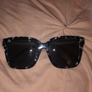 DIFF Marble Sunglasses